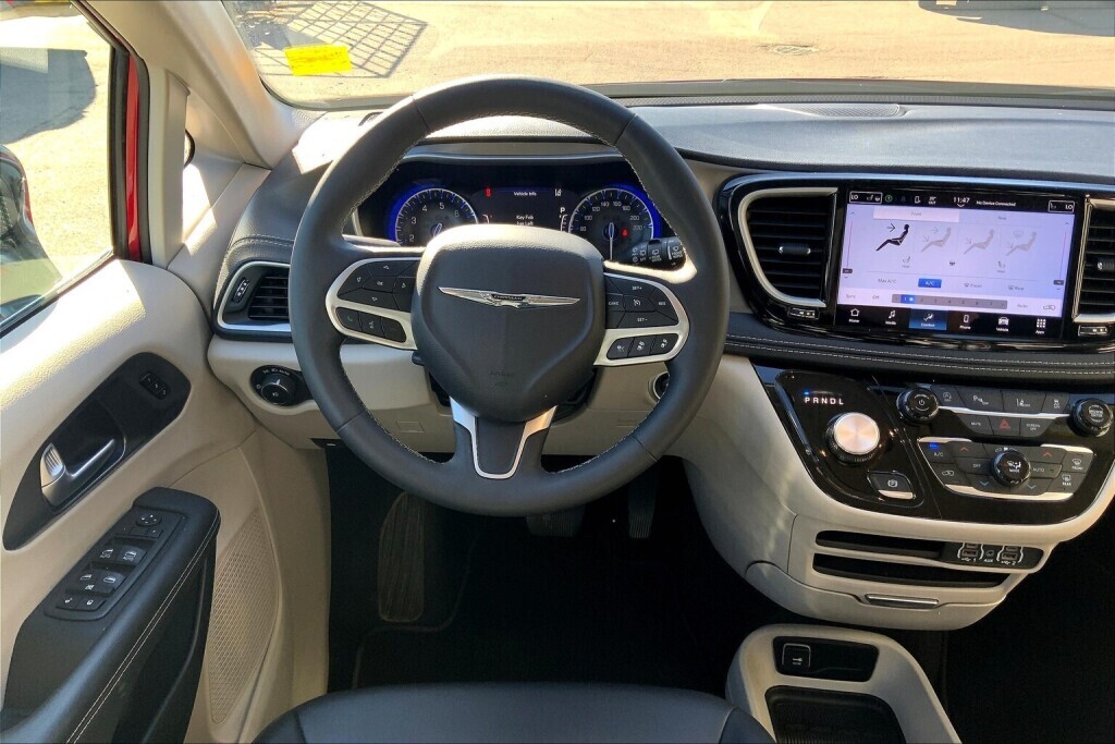 Chrysler Pacifica 2024