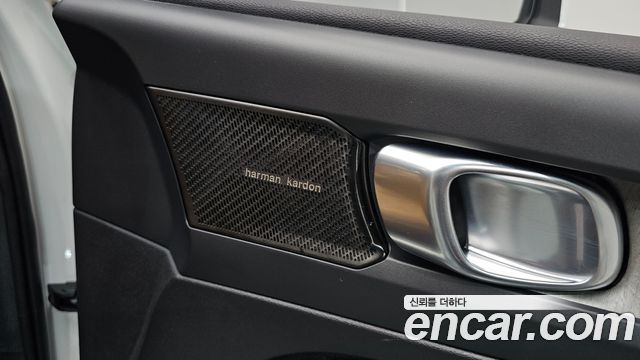 Volvo XC40 2021