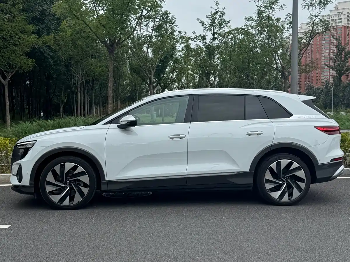 Audi Q5 e-tron 2023
