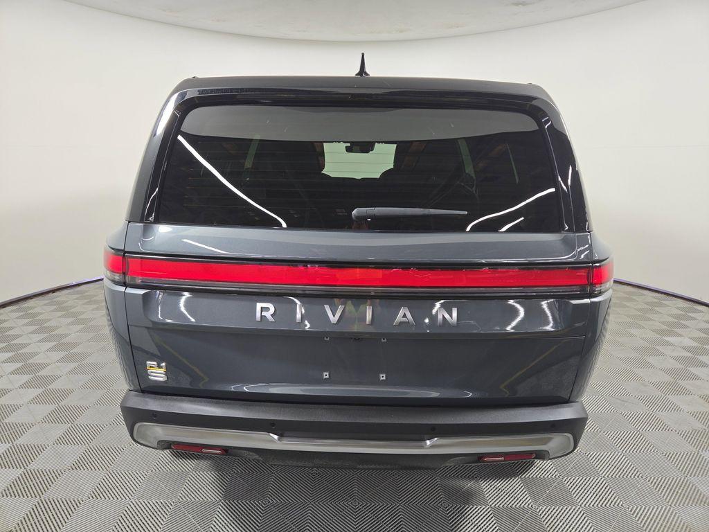 Rivian R1S 2022
