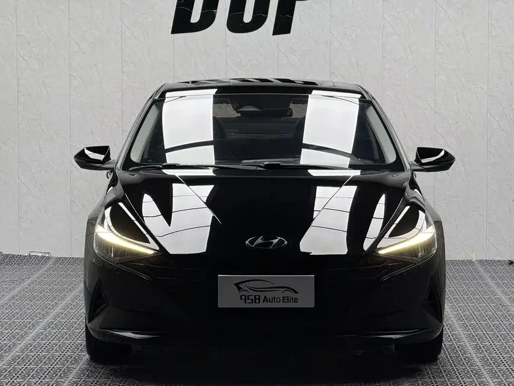 Hyundai Elantra 2022