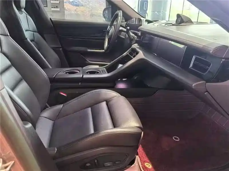 Porsche Taycan 2022