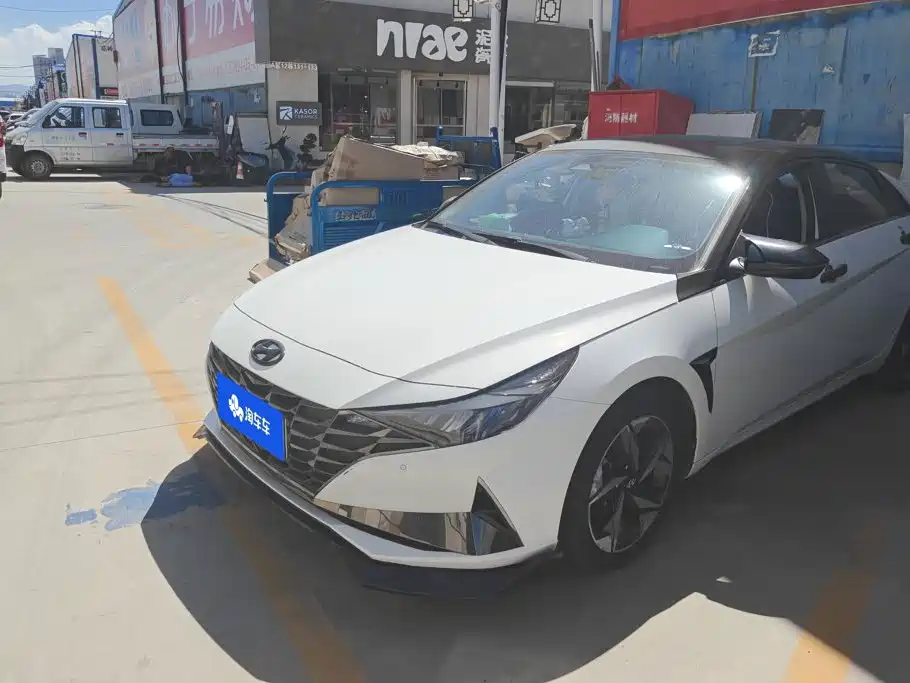 Hyundai Elantra 2022