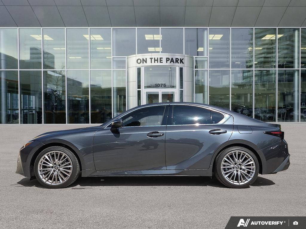 Lexus IS 2025