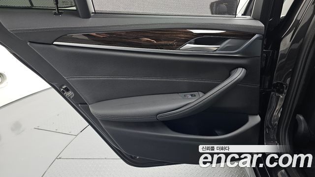 BMW 5 серии 2022