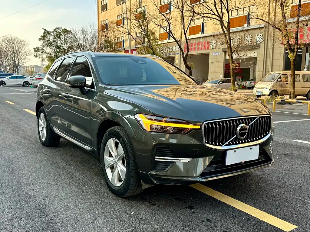 Volvo XC60 2022