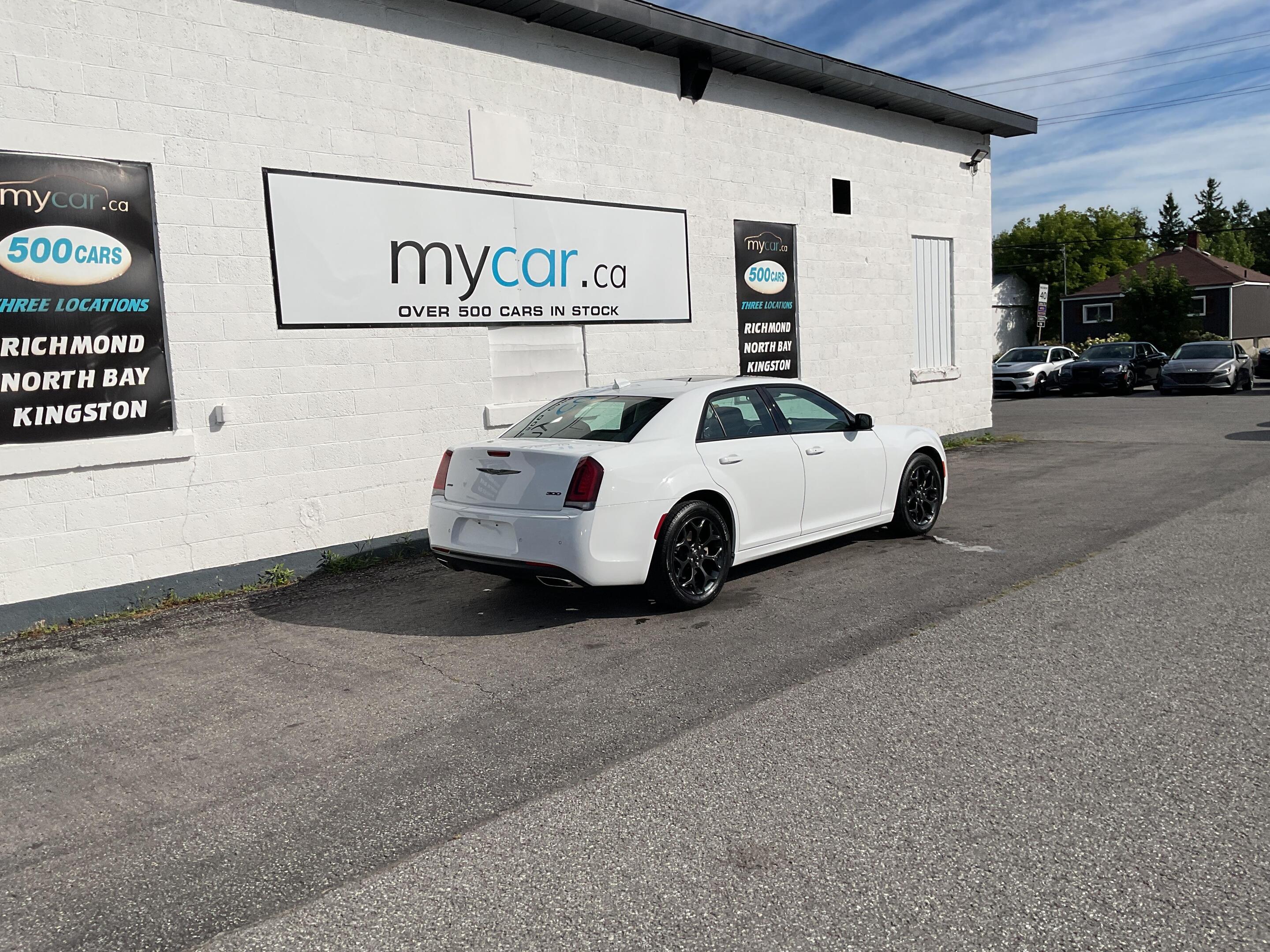 Chrysler 300 2023