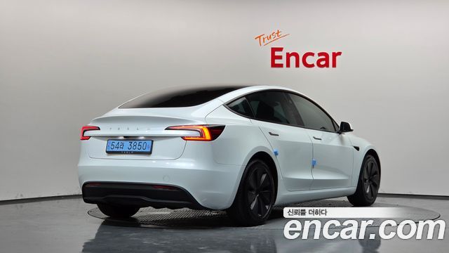 Tesla Model 3 2024
