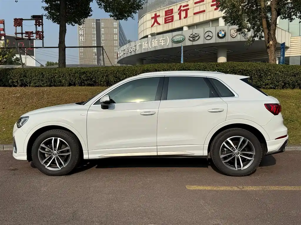 Audi Q3 2021