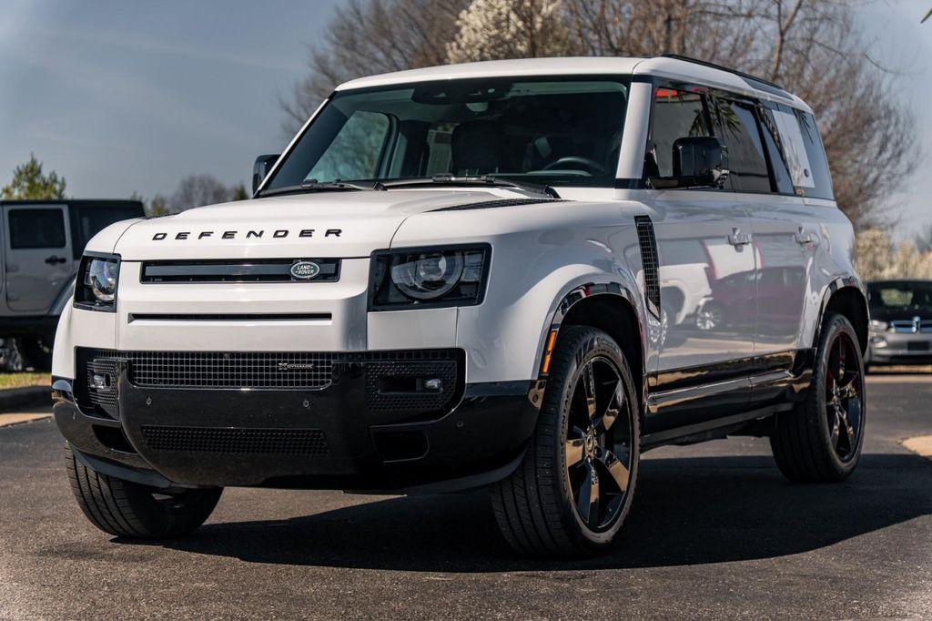 Land Rover Defender 2023
