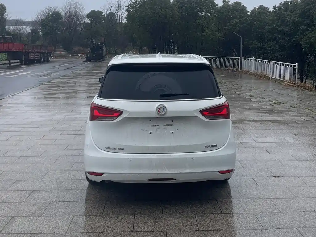 Buick GL6 2021