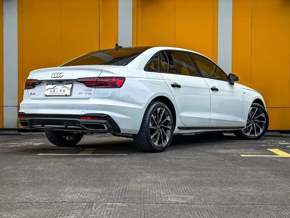 Audi A4 2024