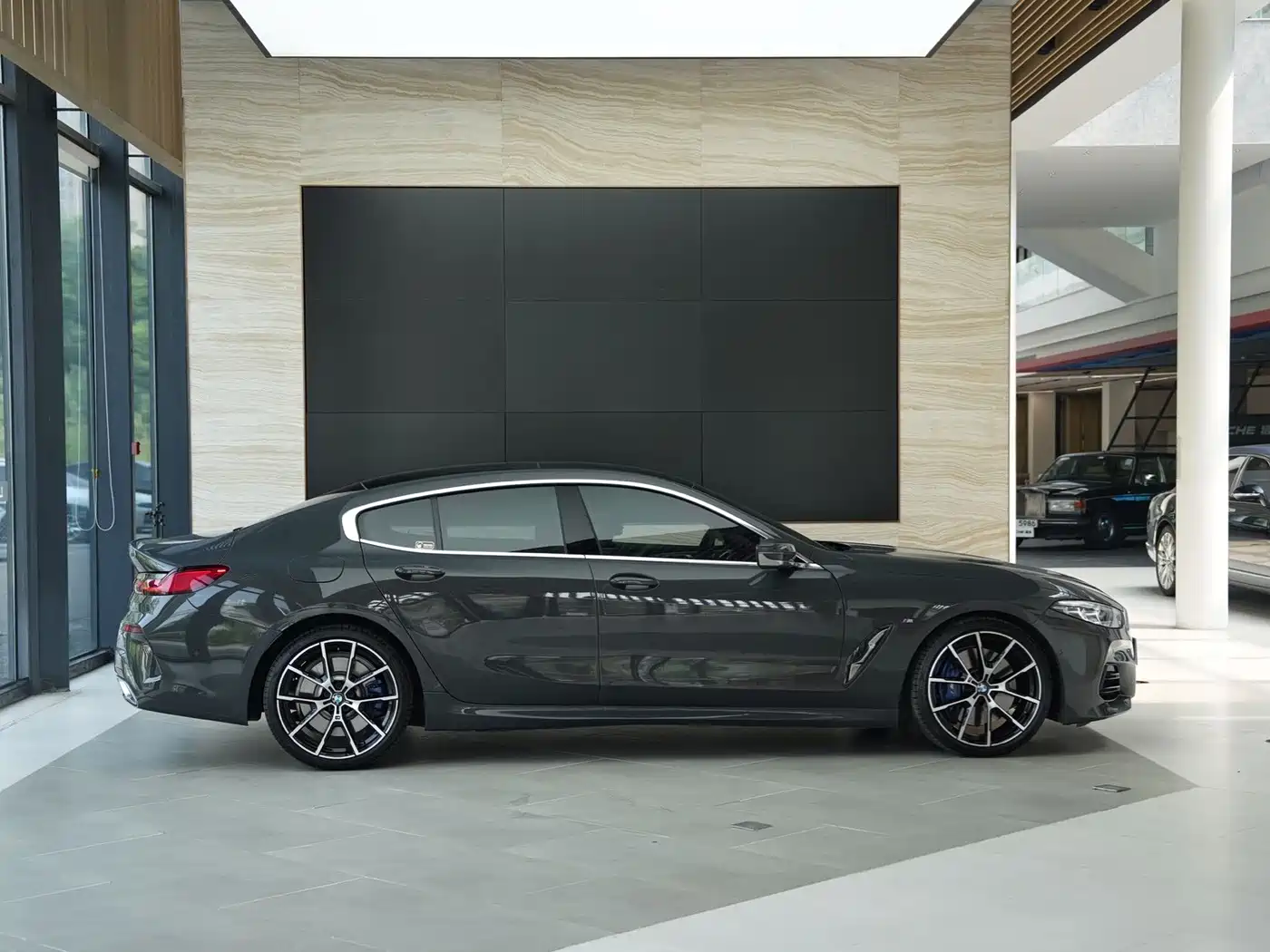 BMW 8 серии 2023