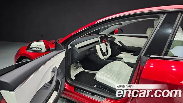 Tesla Model 3 2024