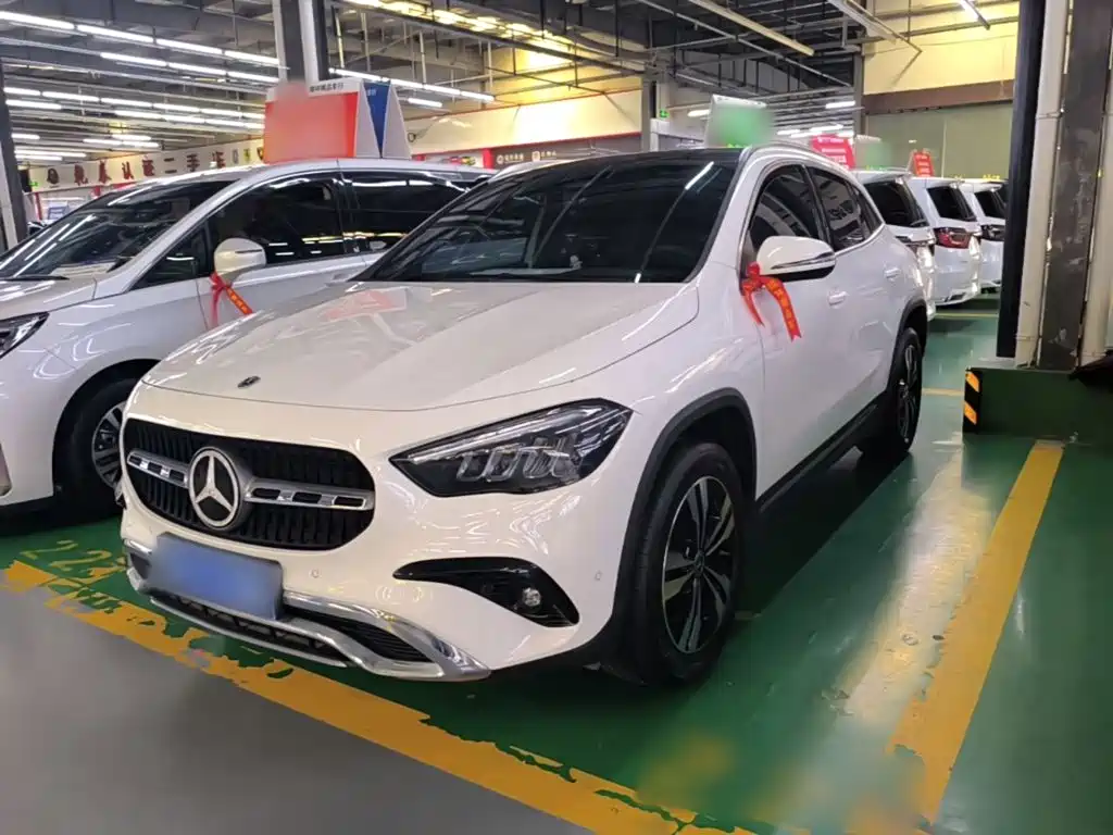 Mercedes-Benz GLA 2024