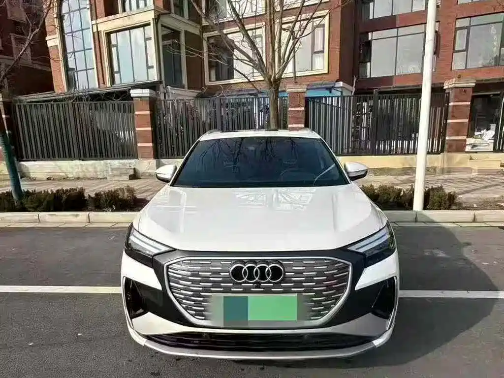 Audi Q4 e-tron 2024