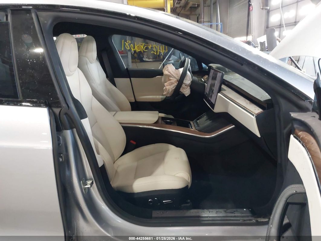 Tesla Model S 2024