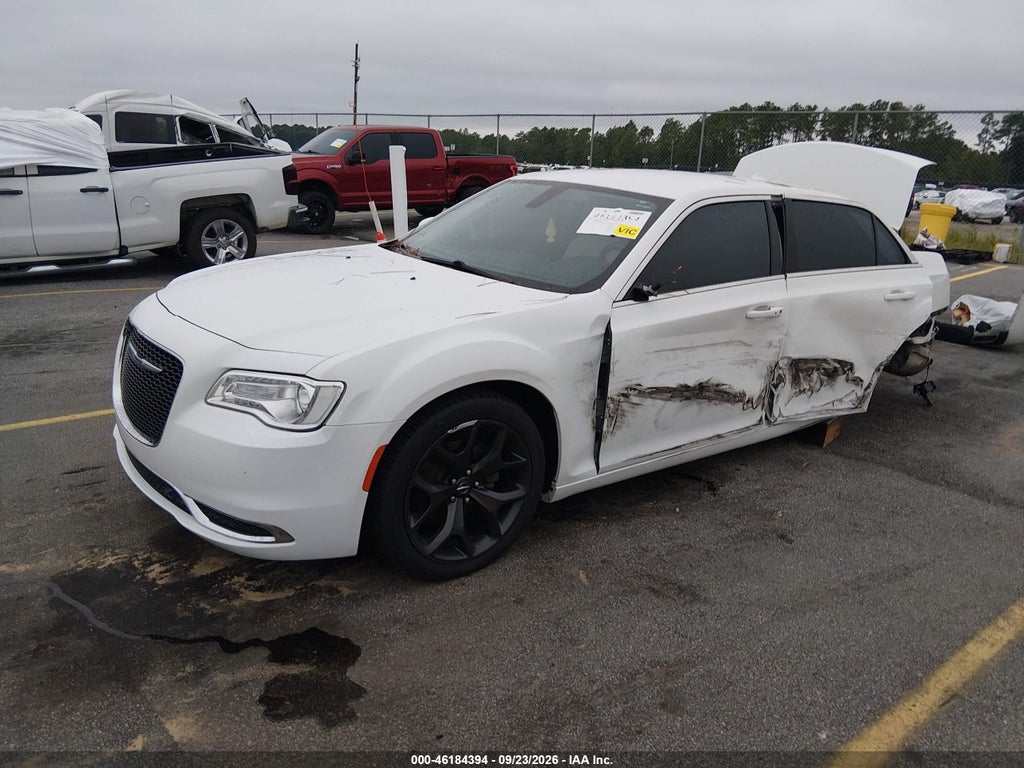Chrysler 300 2021