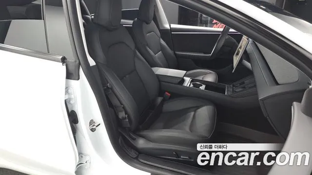 Tesla Model 3 2024