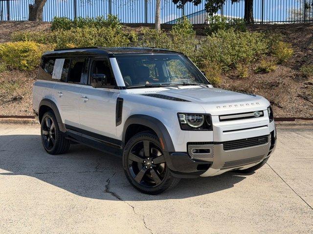 Land Rover Defender 2023