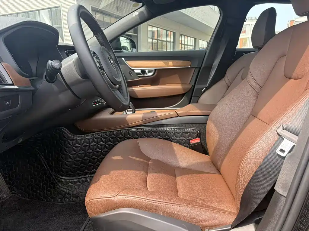 Volvo S90 2024