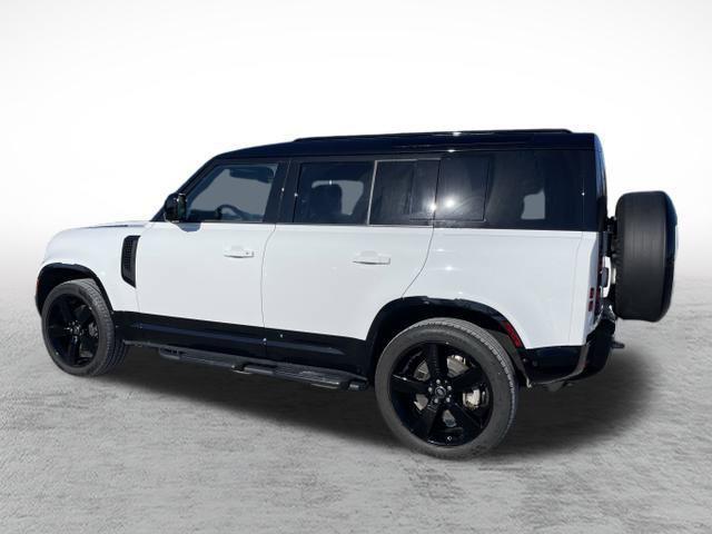 Land Rover Defender 2025