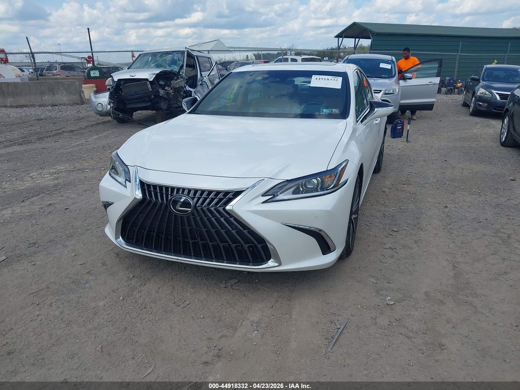 Lexus ES 2023