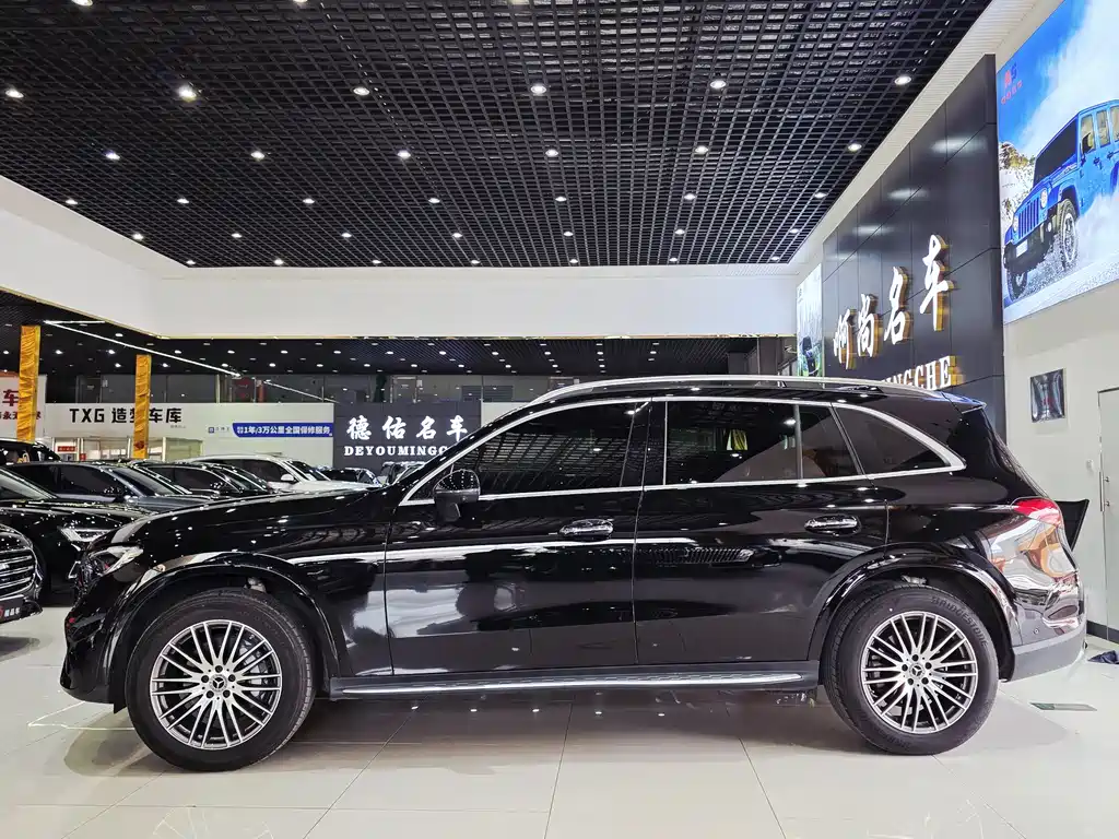 Mercedes-Benz GLC 2023