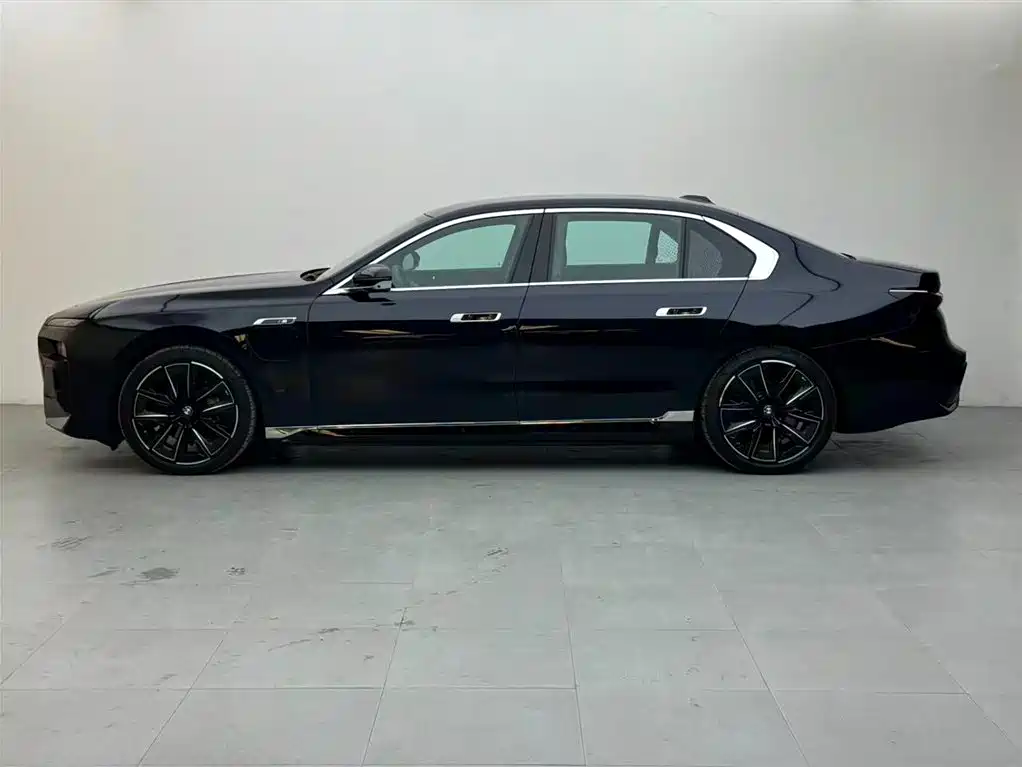 BMW i7 2023