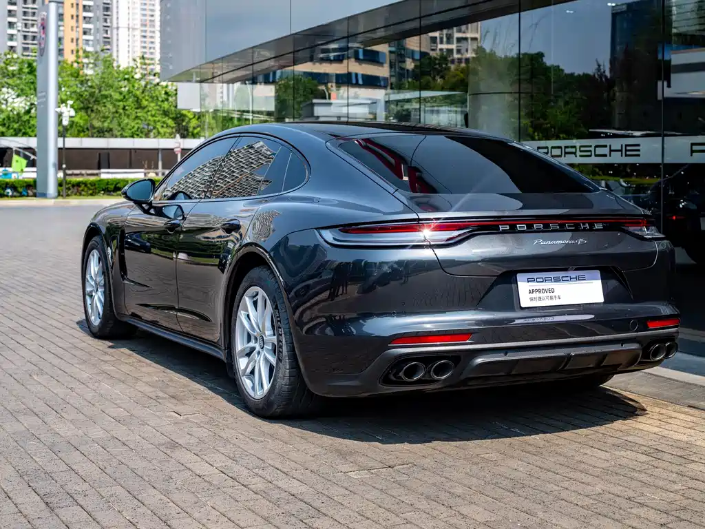 Porsche Panamera 2021