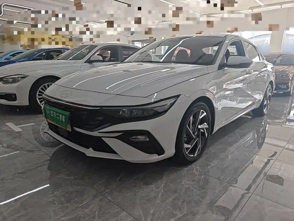 Hyundai Elantra 2023
