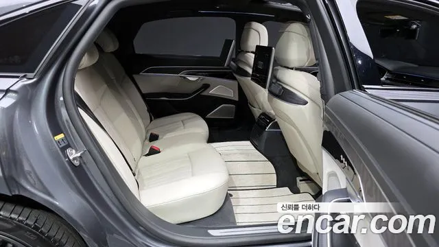 Audi A8 2022