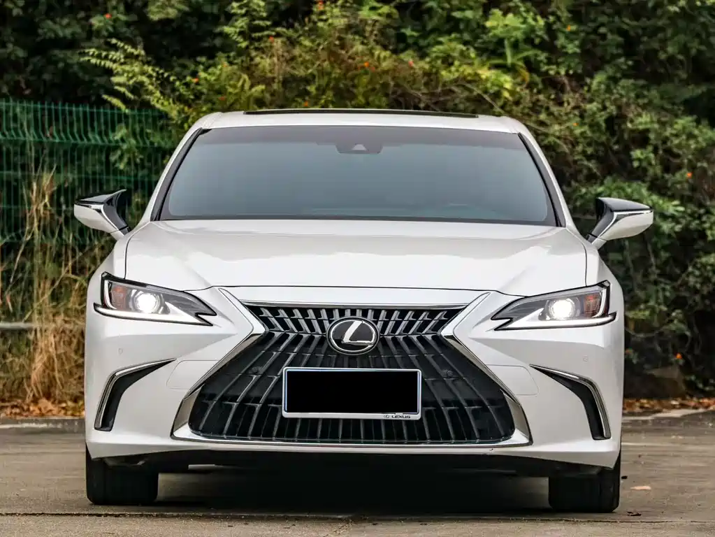 Lexus ES 2024