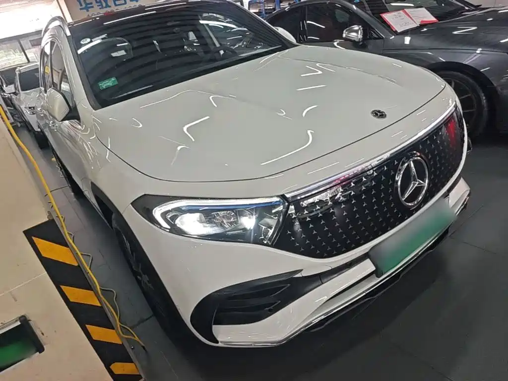 Mercedes-Benz EQB 2025