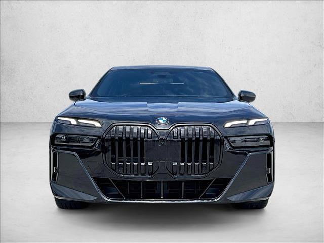 BMW 760 2023