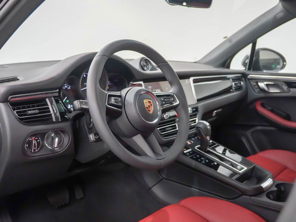 Porsche Macan 2025