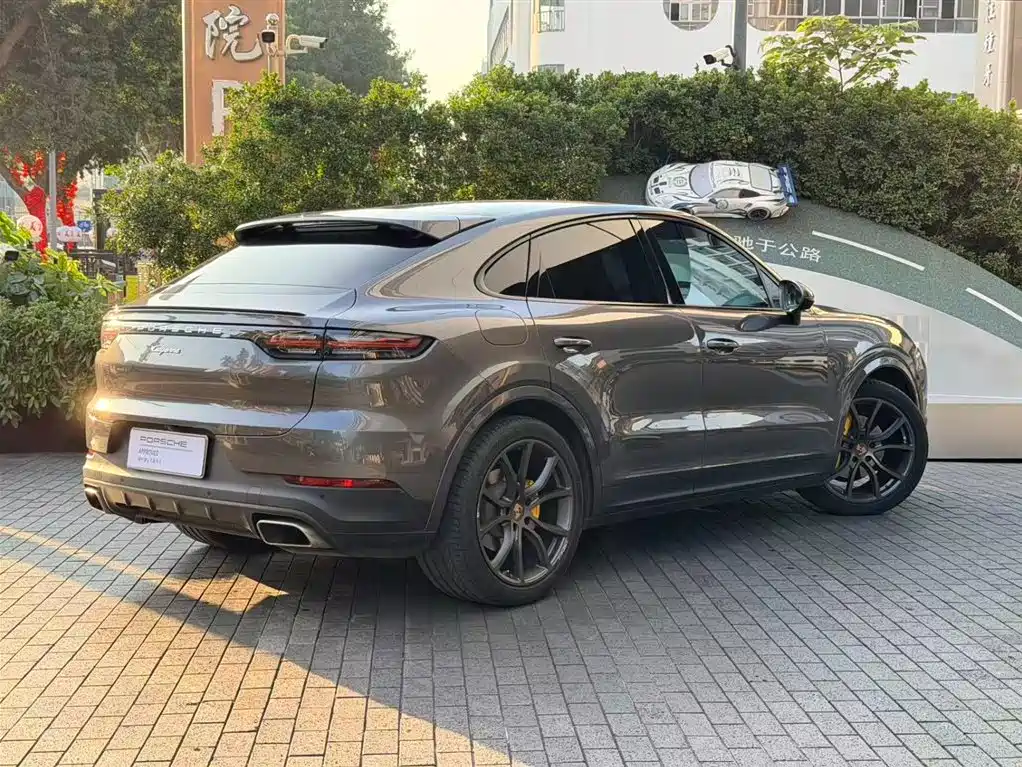Porsche Cayenne 2021