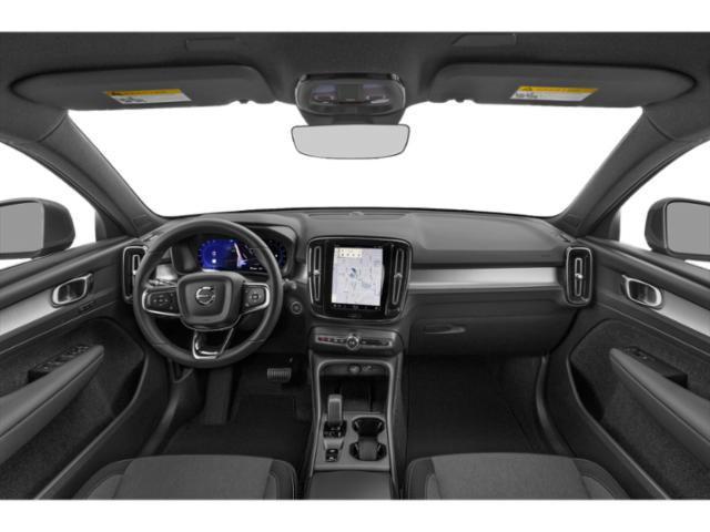 Volvo XC40 2025