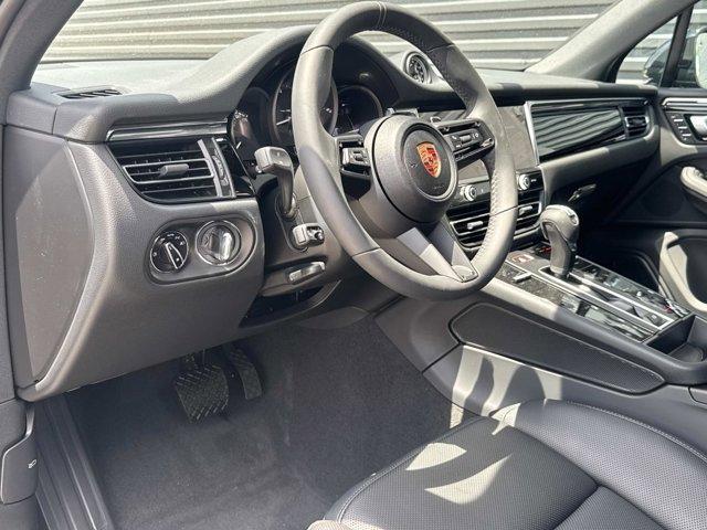 Porsche Macan 2025