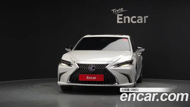 Lexus ES 2022