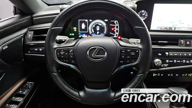 Lexus ES 2024