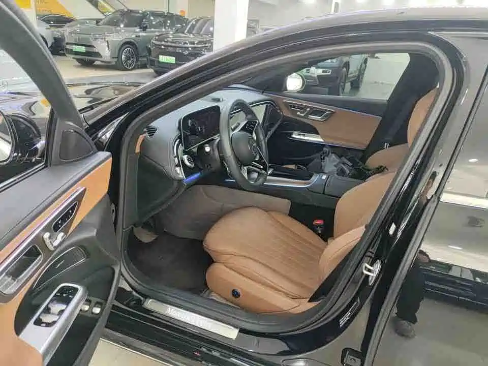 Mercedes-Benz E-Класс 2025