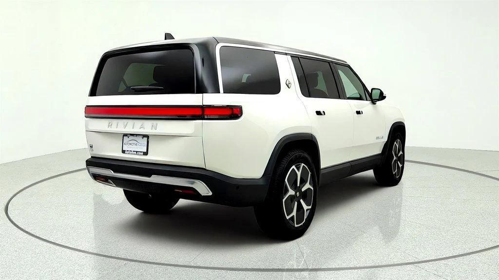 Rivian R1S 2024