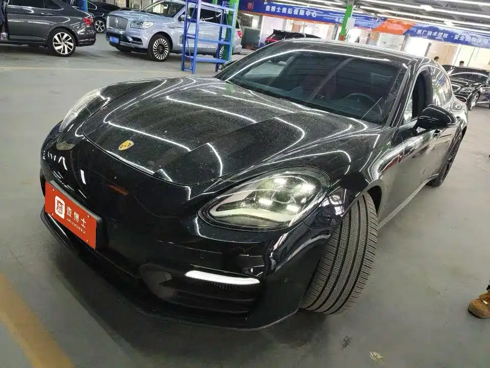 Porsche Panamera 2022