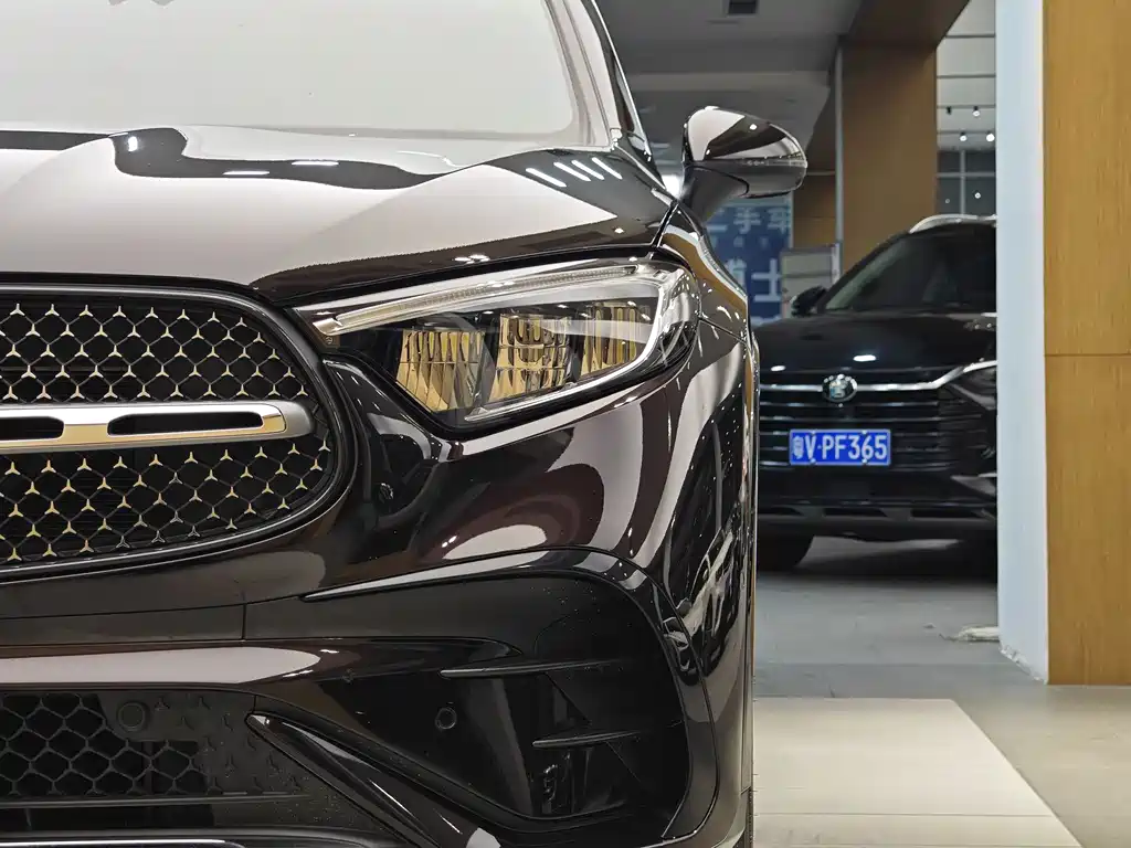 Mercedes-Benz GLC 2023