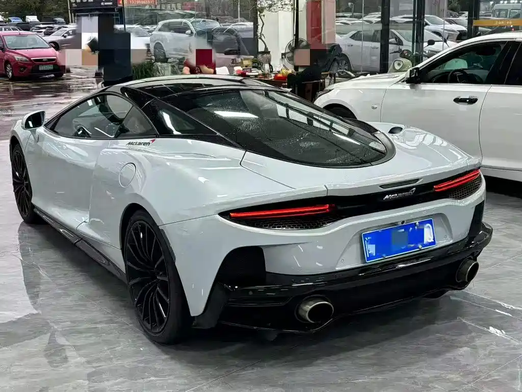 McLaren GT 2024