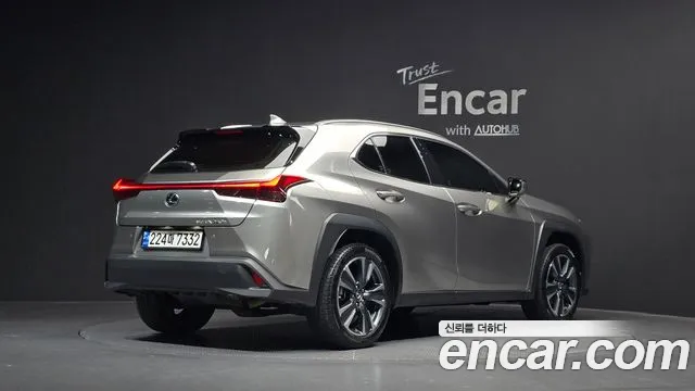 Lexus UX 2022