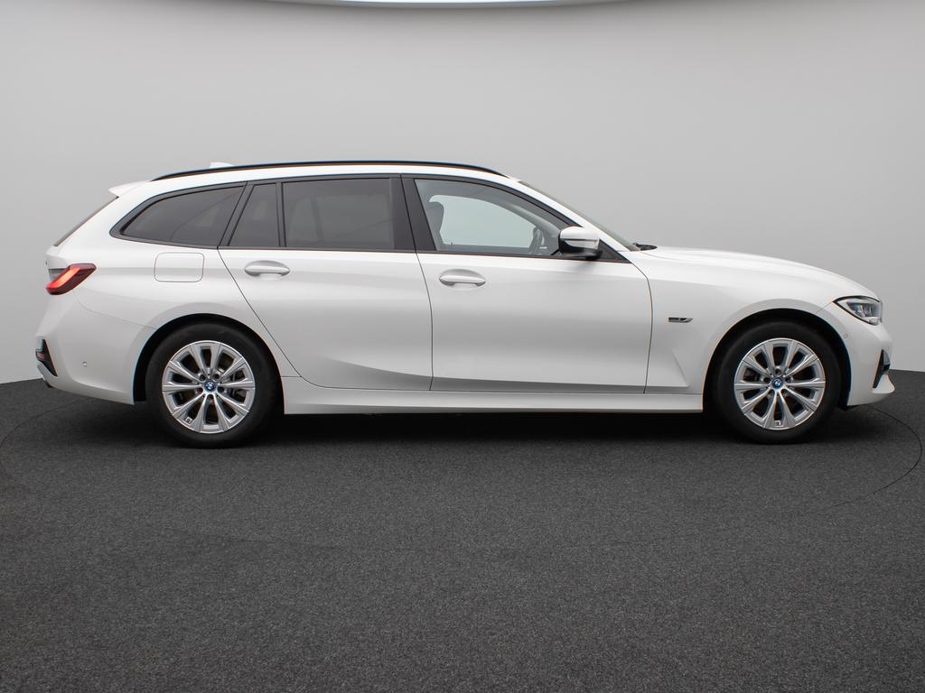 BMW 320 2022