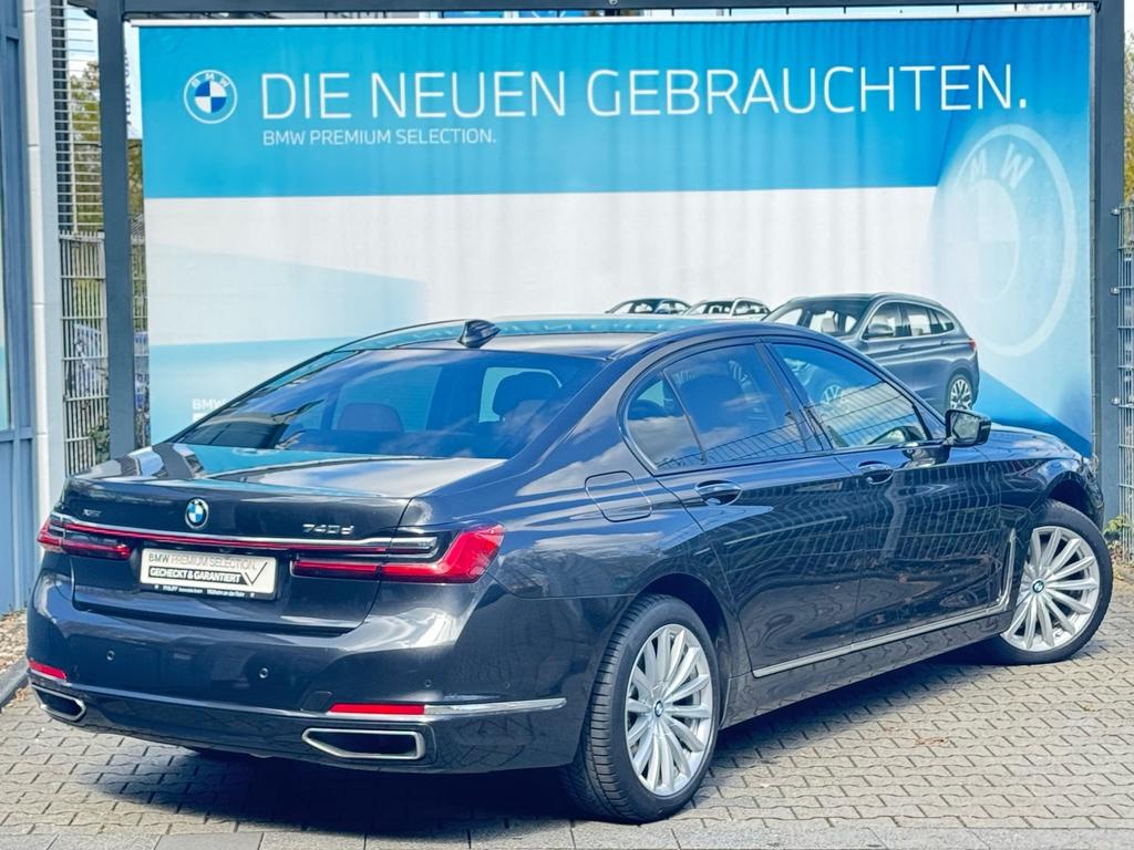 BMW 740 2021