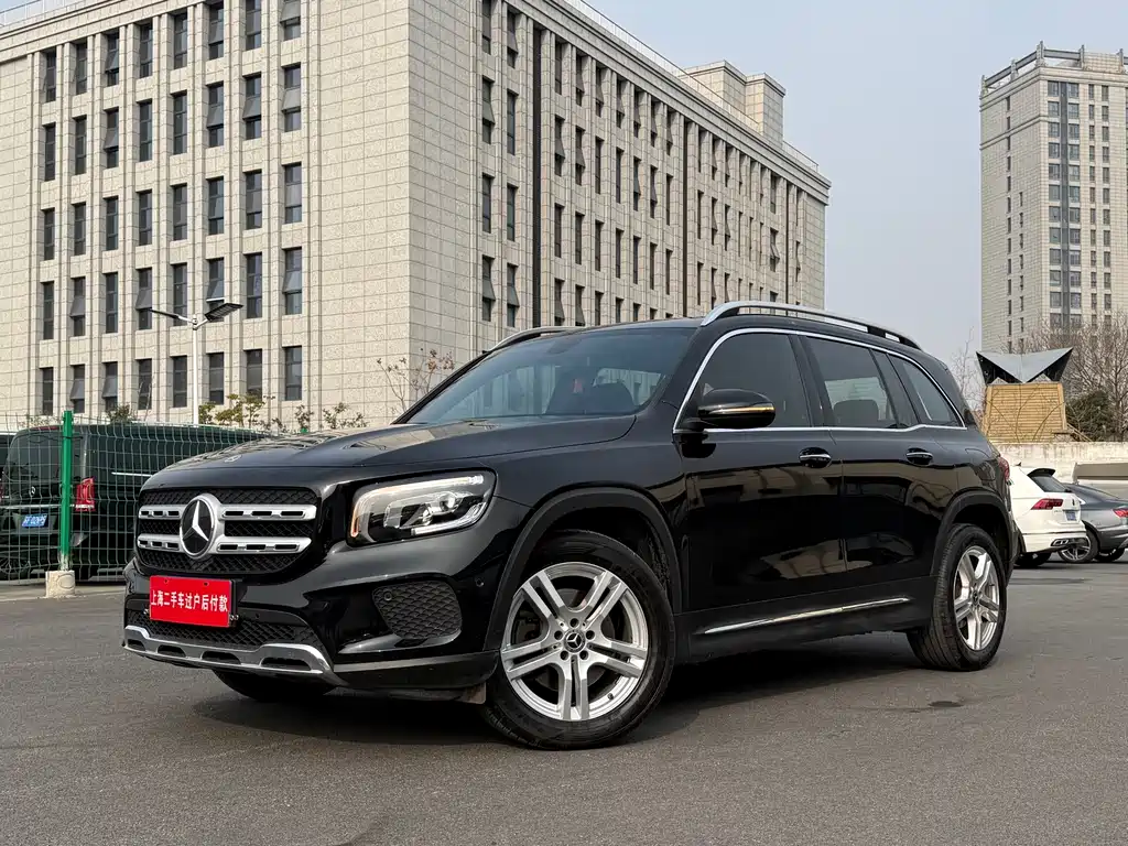 Mercedes-Benz GLB 2023